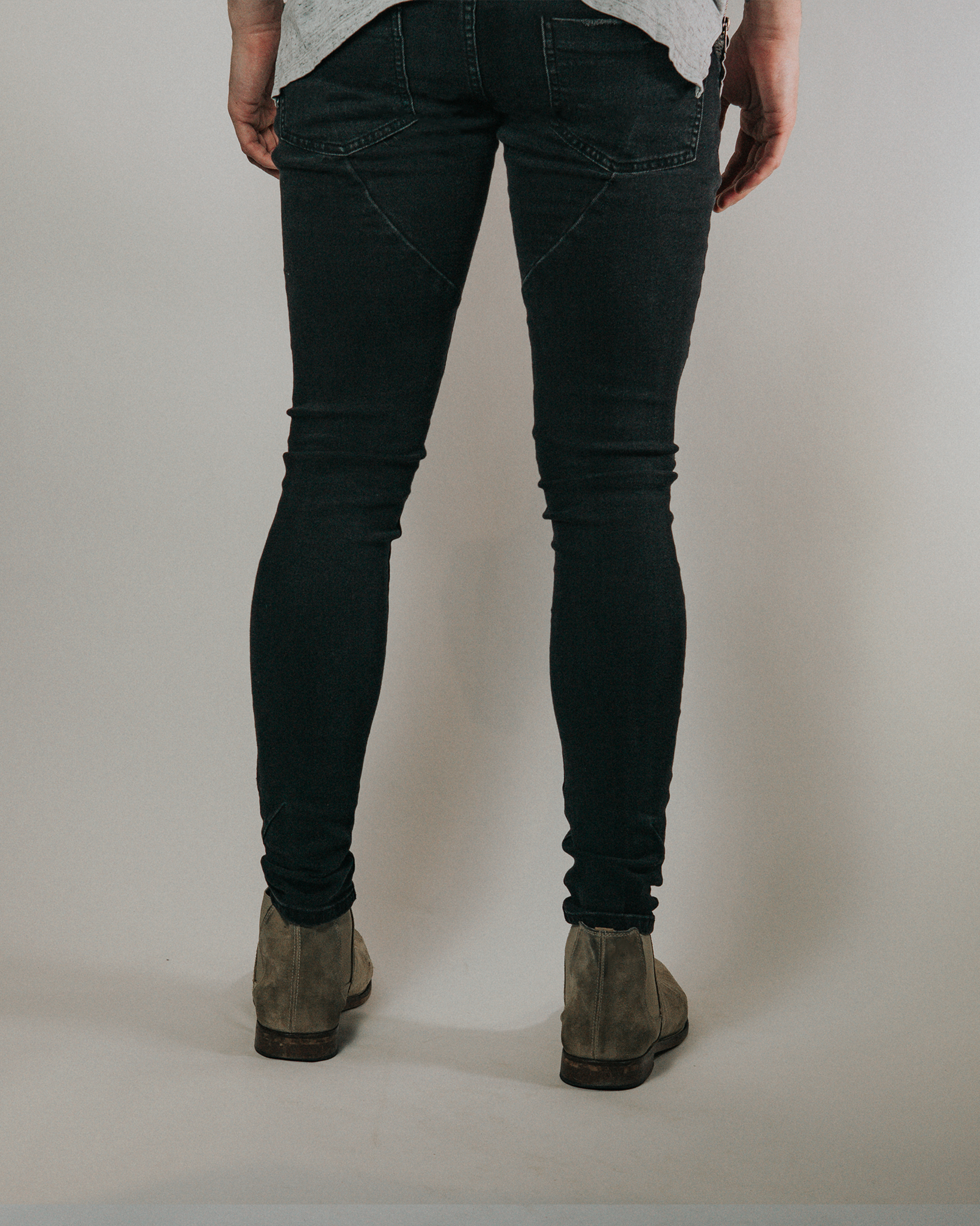 ESSENTIAL SKINNY JEAN : MIDNIGHT BLACK
