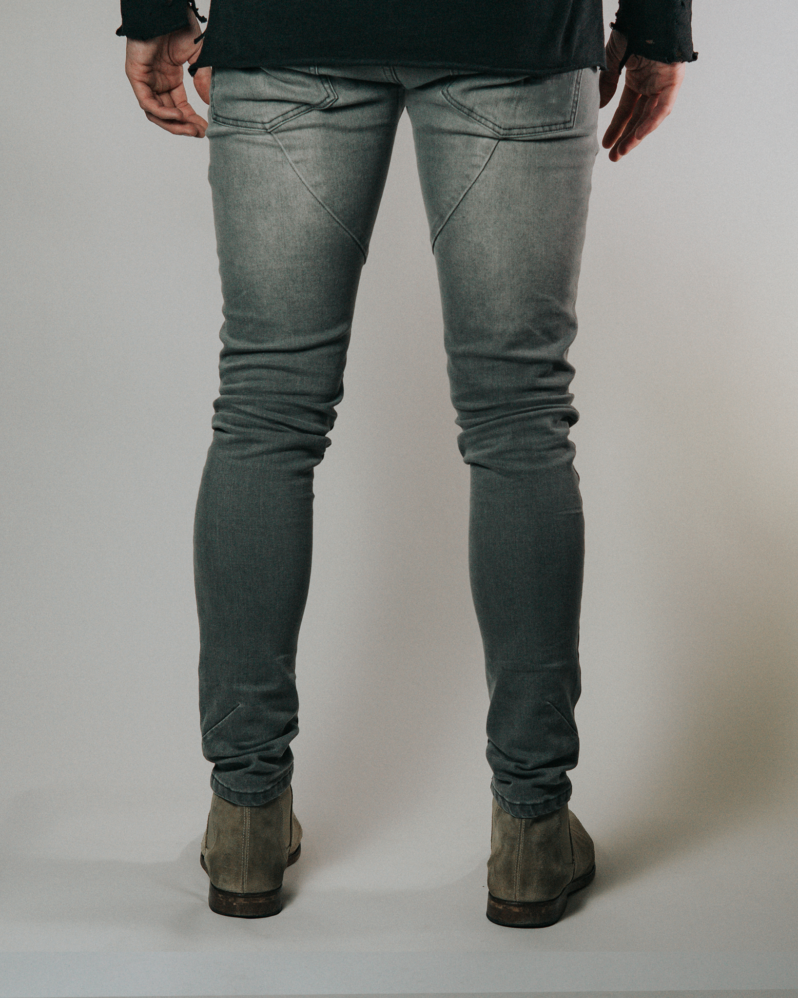 ESSENTIAL SKINNY JEAN : STONE GREY
