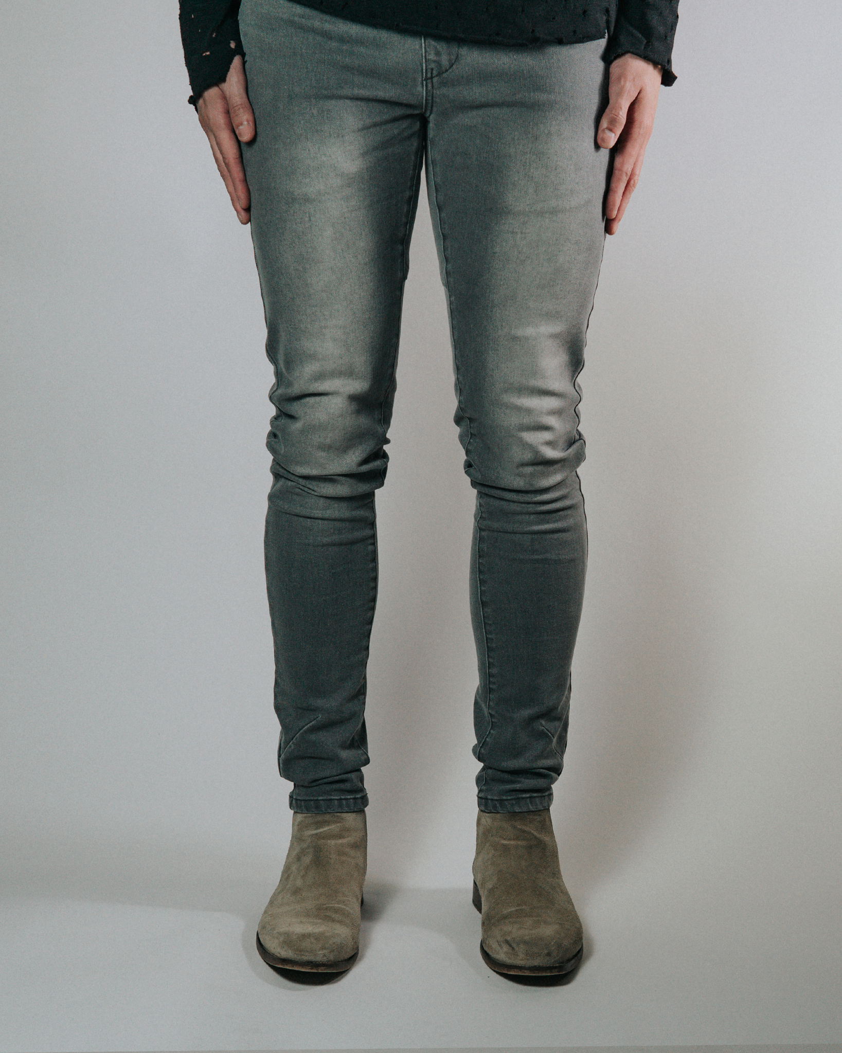 ESSENTIAL SKINNY JEAN : STONE GREY